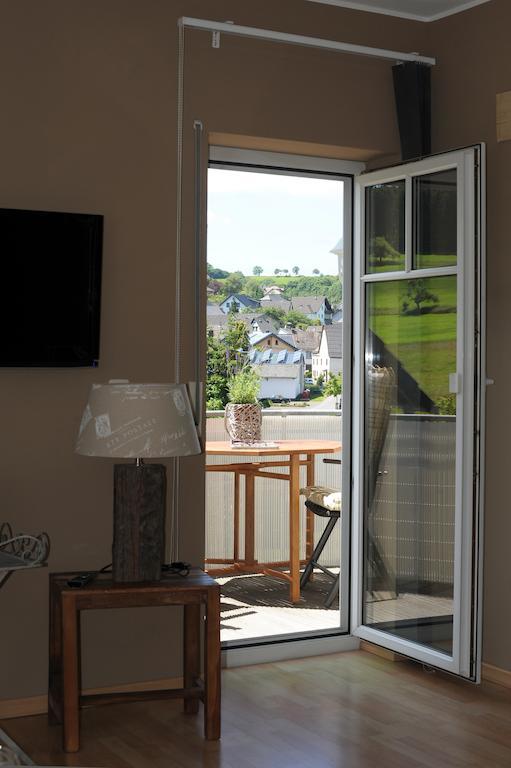 Ferienwohnung Landfein Schalkenmehren Szoba fotó